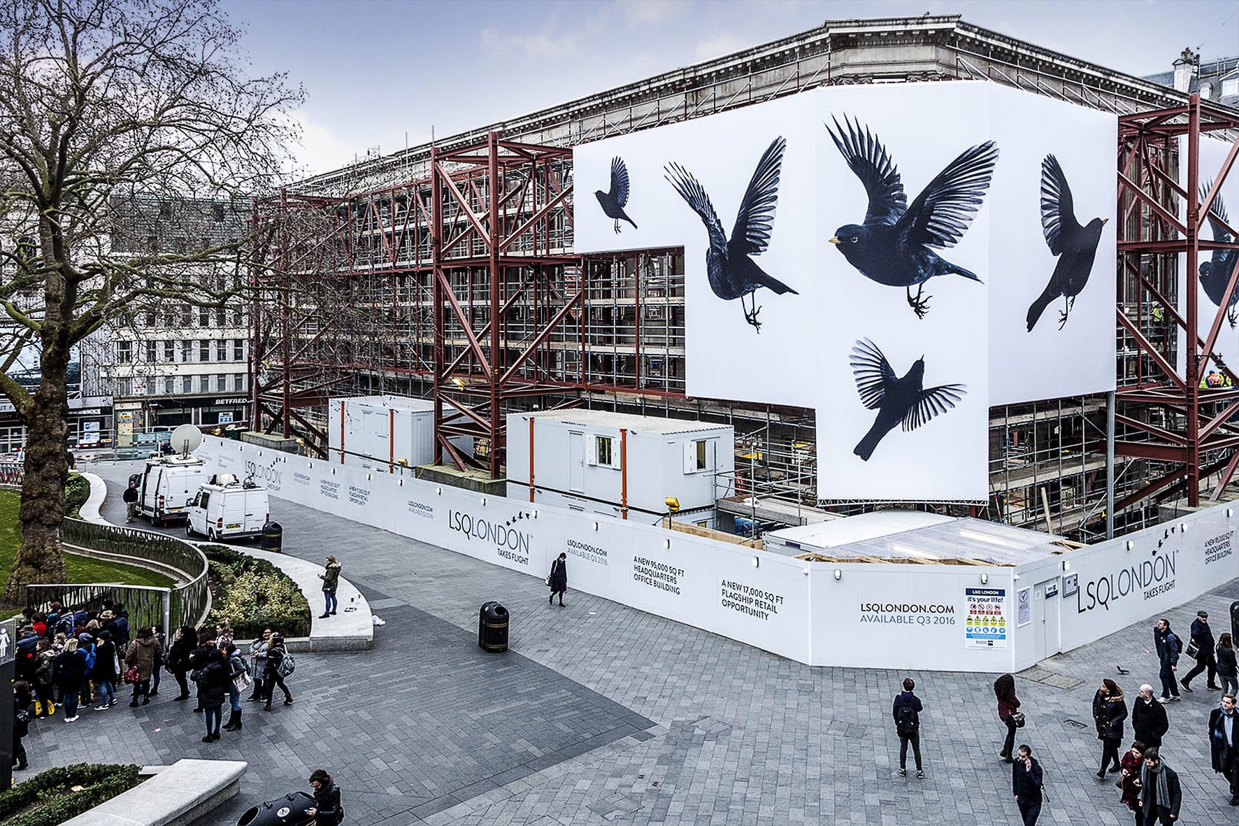 style_london_leicester-square_140-2